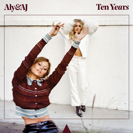 Aly & AJ “Ten Years” – “Promises” (Presentación TRL)