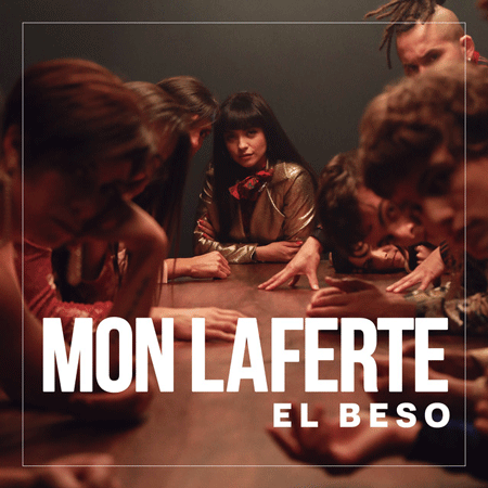 Mon Laferte “El Beso” (Acústido desde el Centro Histórico CDMX)