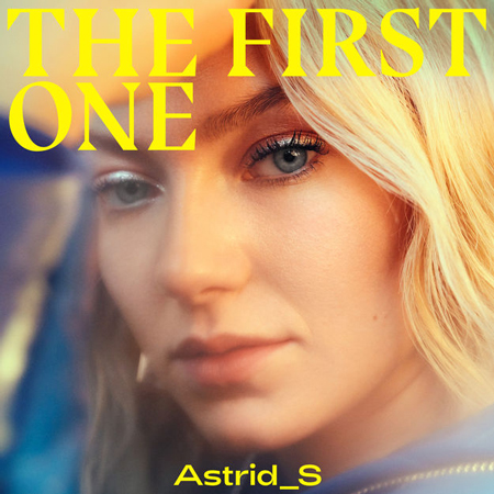 Astrid S “The First One” (Estreno del Video Versión Acústica)