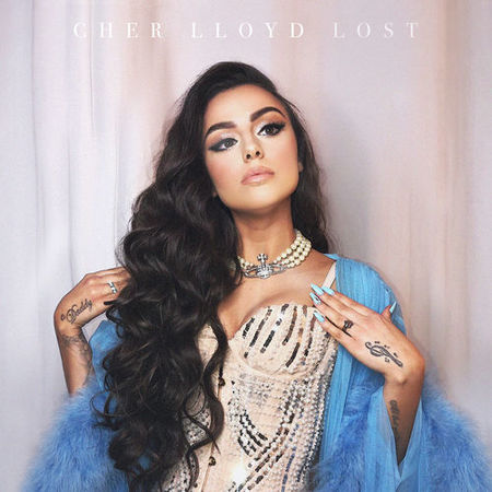 Cher Lloyd “Lost” (Estreno del Video Oficial)