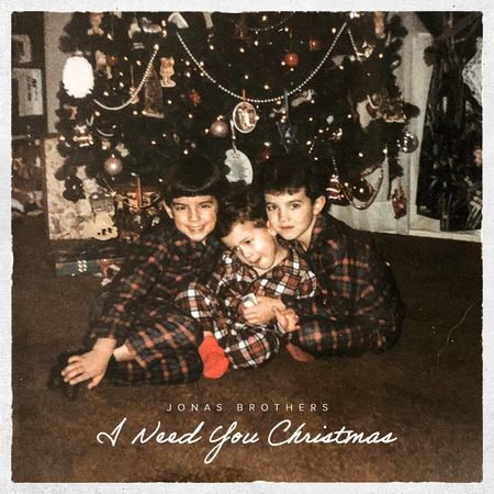 Jonas Brothers “I Need You Christmas” (Estreno del Video Lírico)