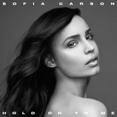 Sofía Carson “Hold on to Me” (Estreno del Video Oficial)