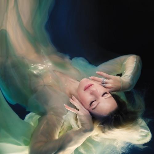 Ellie Goulding “Higher Than Heaven” – ¡El álbum ya se estrenó!